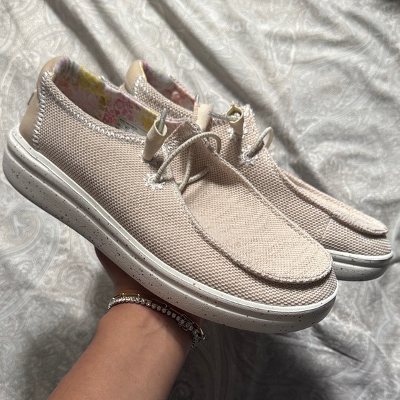 Hey Dude Women's Shoes in Cream - Picture 2 of 4